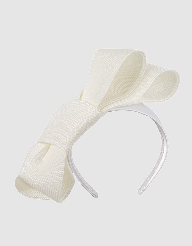 Max Alexander - White Bow Racing Fascinator