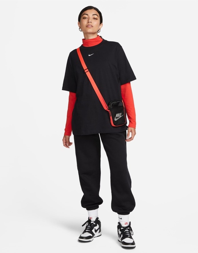 Nike - Sportswear Woman's Essential T-Shirt