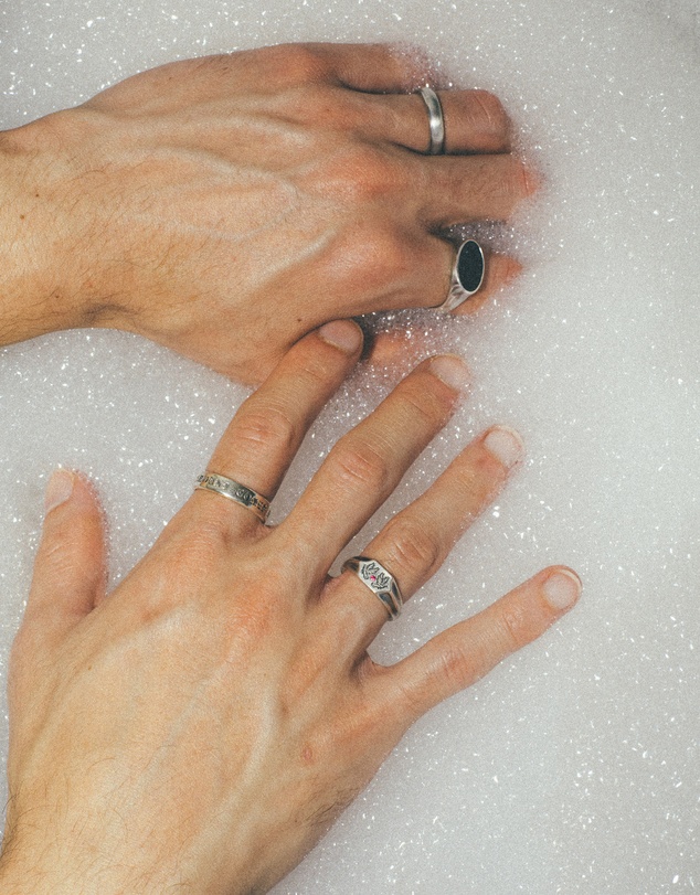 SUE THE BOY - 2 Birds 1 Stone Signet Ring
