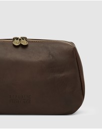 Republic of Florence - The Otto Leather Dopp Kit Matt Chocolate