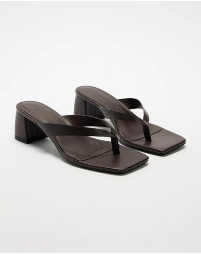 Atmos&Here - Gemma Block Leather Thong Heels