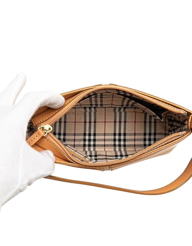 Burberry - Pre-Loved Leather Shoulder Bag