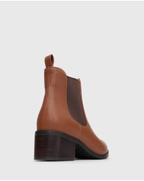 Betts - Leigh Block Heel Chelsea Boots