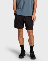 Academy Brand - Hemming Short