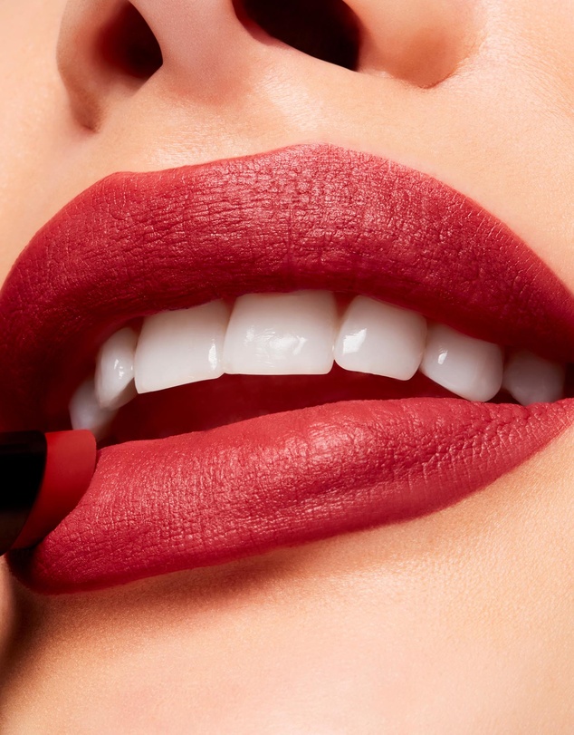 MAC - Powder Kiss Velvet Blur Slim Stick