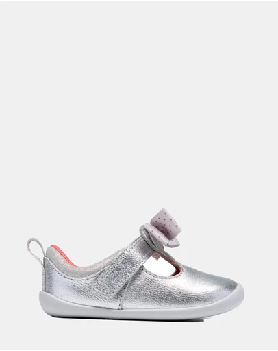 Clarks - Roamer Trim (T) Silver