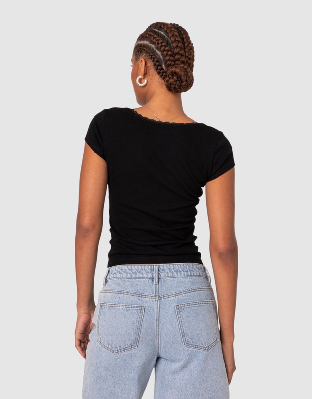 EDIKTED - Priscilla Lace Trim T Shirt