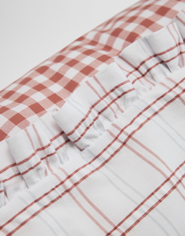 Country Road - Holly Standard Pillowcase Pair