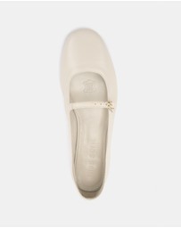 Miss Sofie - Ledger Flats
