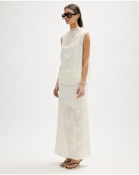 Minima Esenciales - Maelle Floral Applique Top