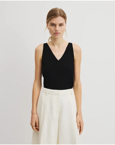 Country Road - V-neck Rib Detail Knit Tank