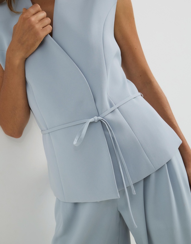 Atmos&Here - Marnie Sleeveless Blazer With Extended Shoulder