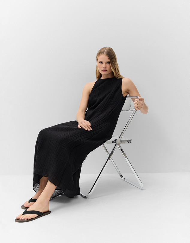 UNISON - Crinkle Sleeveless Maxi Dress