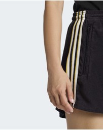 adidas Originals - TERRY TOWEL FIREBIRD SHORTS Womens