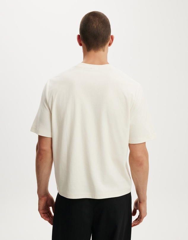 Cotton On - Cropped Fit Alfa Romeo T-Shirt