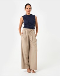 Forcast - Lulu Ruched Top