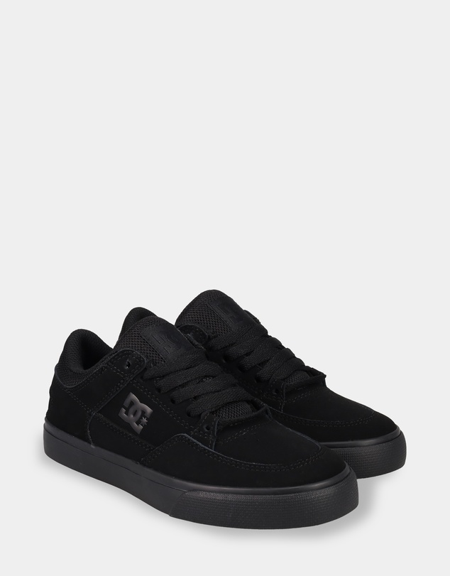DC Shoes - Boys 8 to 16 Onyx Skate Shoes