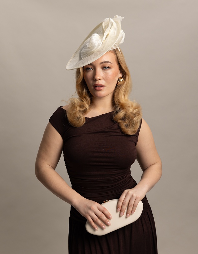 Morgan & Taylor - Yumi Fascinator in Ivory White