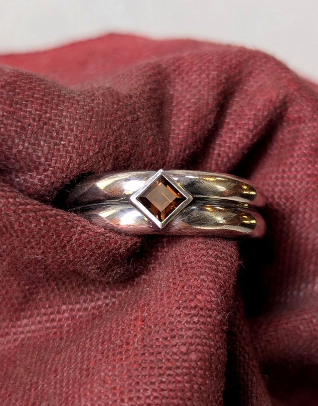 SUE THE BOY - Double On The Rocks Ring