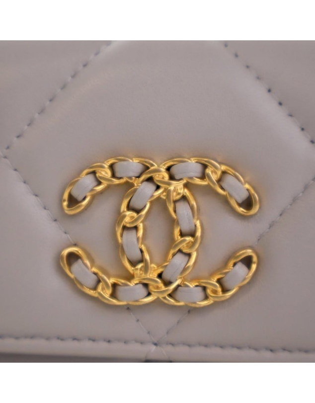 Pre-Loved by Azura Reborn - Pre-Loved Quilted Lambskin 19 Flap Coin Purse With Chain
