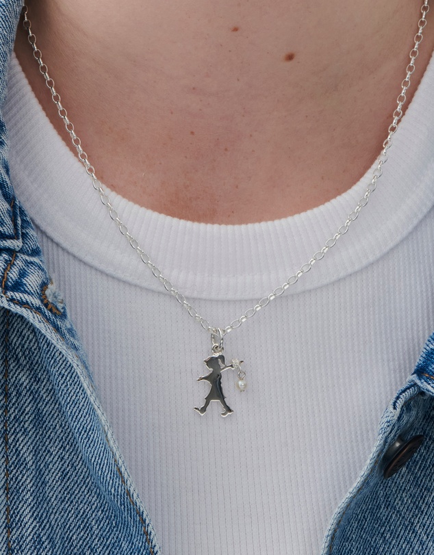 Karen Walker - Girl with a Pearl Necklace