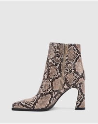 LANA WILKINSON - Sam Ankle Boot