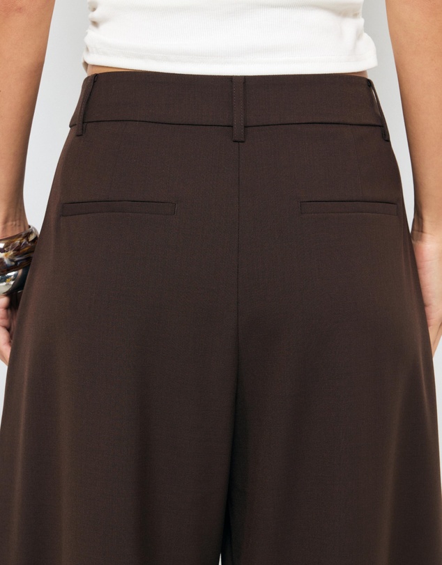 AERE - Tailored Barrel Leg Trousers