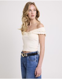 Subtitled - Mily Rib Ruffle Top