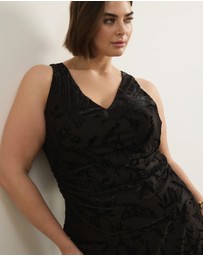 Atmos&Here Curvy - Everlise Burnout V-Neck Top