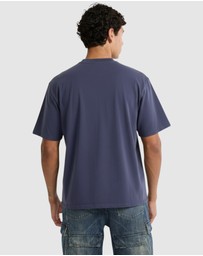 GUESS Originals - GUESS Originals Eco Applique Boxy T-Shirt
