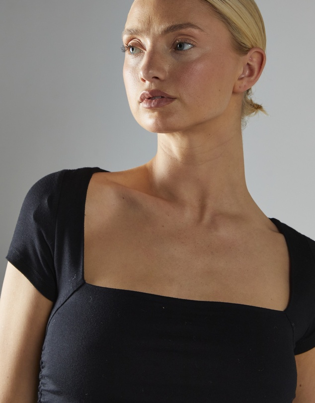 Glamorous - Square Neck Ruched Maxi Dress