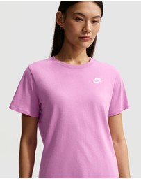 Nike - Sportswear Club Essentials T-Shirt