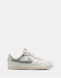Nike - Air Jordan Skyline Low LE - Women's