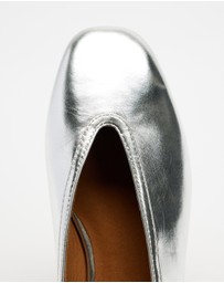 AERE - Tori Leather Ballet Flats