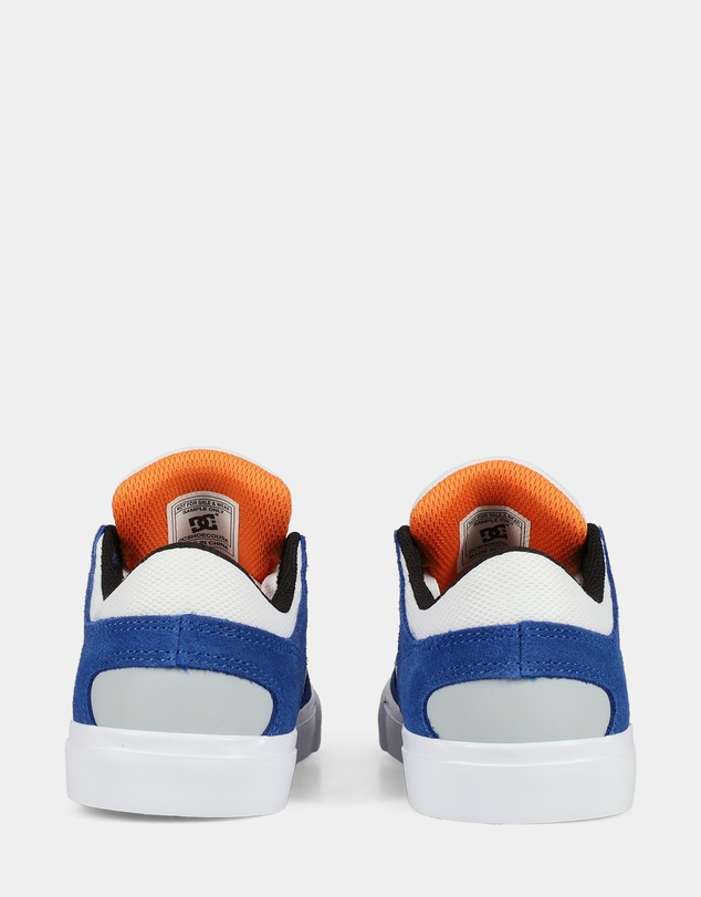 DC Shoes - Boys 8 to 16 Onyx Skate Shoes