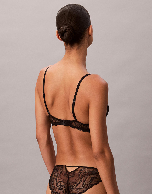 Calvin Klein - Sensual Stretch Lace Lift Demi Push Up Bra