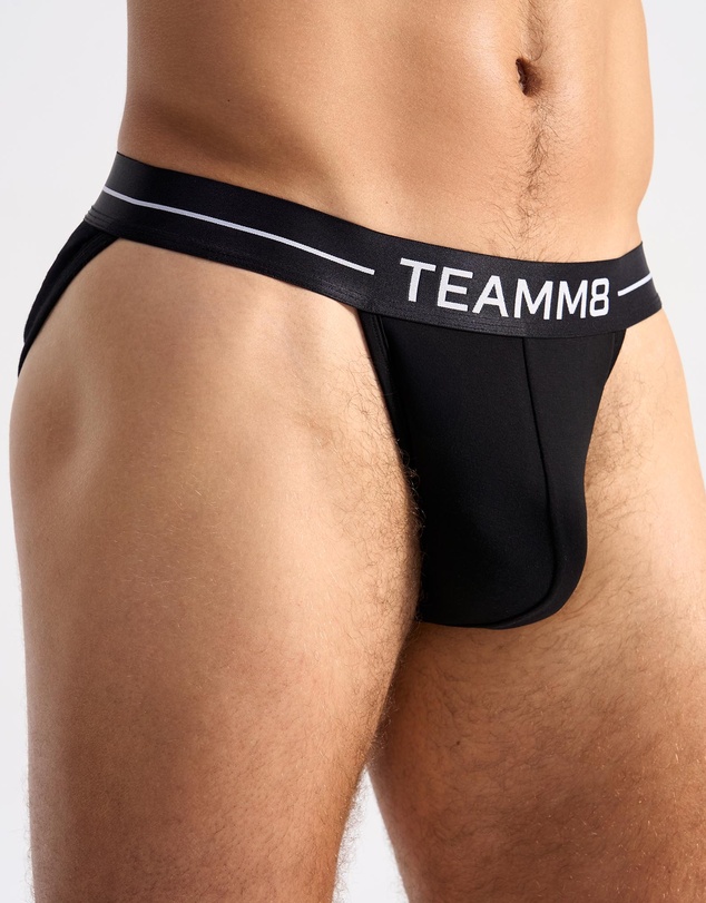 TEAMM8 - Icon Sport Brief