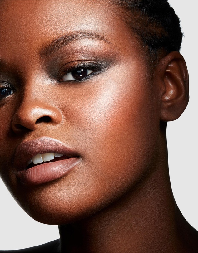 MAC - Extra Dimension Skinfinish