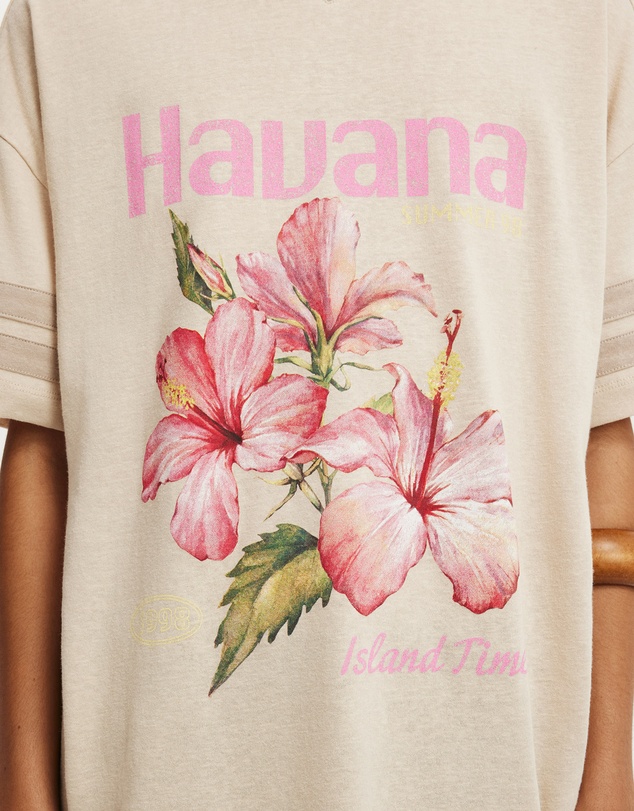 Cotton On - V Neck Vacay Graphic Tee