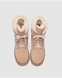 EVERAU - Australian Shepherd Ugg Mina Cow Suede Upper Martens
