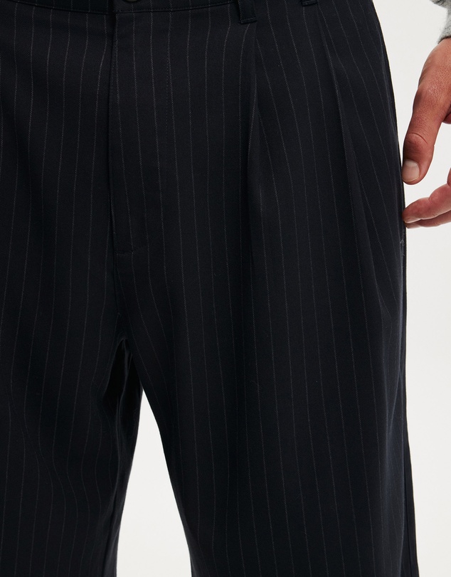 Cotton On - Super Baggy Pleated Short