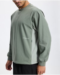 Left of Field Golf - Bridgeport Crewneck T-Shirt
