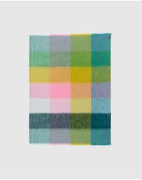 St Albans - Alpaca Throw Sassy
