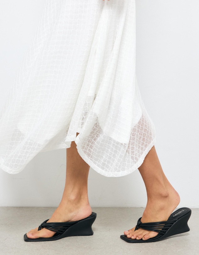 AERE - Handkerchief Hem Lace Skirt