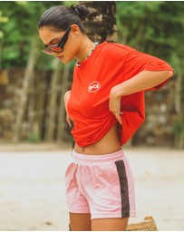 Araminta James - Chillin Tee