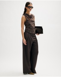 Minima Esenciales - Clove Spot Drape Top