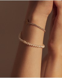 Wanderlust + Co - Beaded Pearl Gold Bracelet