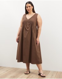 Atmos&Here Curvy - Louisa V-Neck Midi Dress