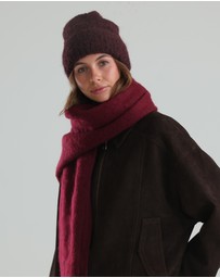 Morgan & Taylor - Freya Boucle Beanie in Burgundy Red