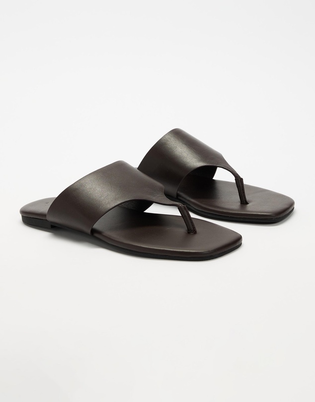 AERE - Delphine Leather Flip Flops - Women's